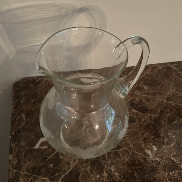Glass Pitcher with Grape & Leaf Detailing - Picture 4 of 4